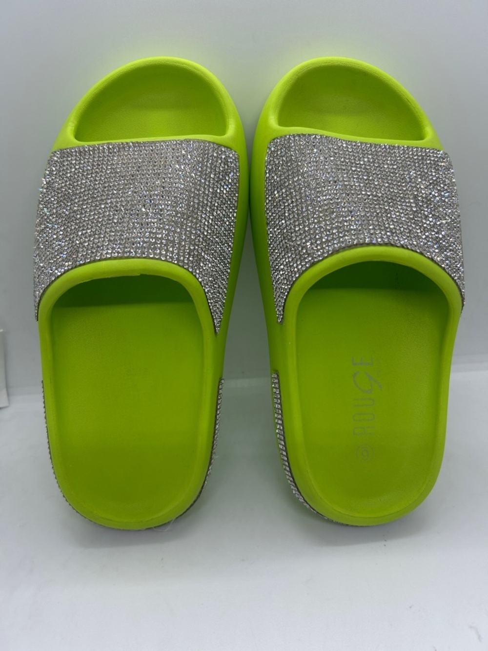 Rouge Helium Neón Lime
Crystal Slide Sandals
Size 6